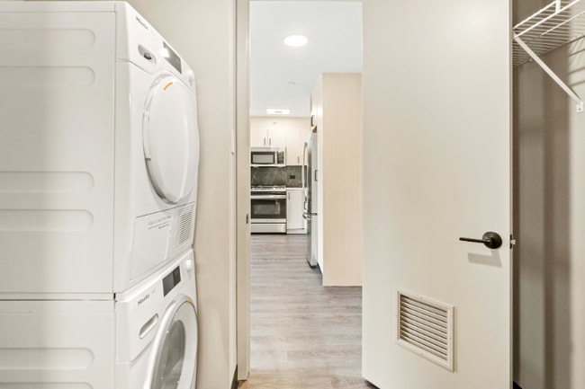 Photo - 1932 W Ogden Ave Unit 1000