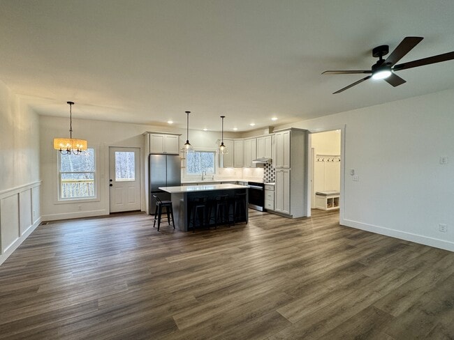 Photo - 311 Country Ln