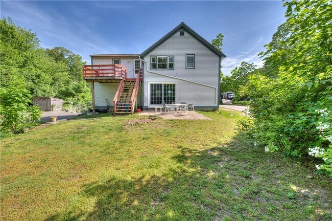 535 Ten Rod Rd Unit B