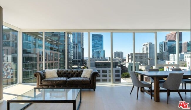 Photo - 1050 S Grand Ave Unidad 1001