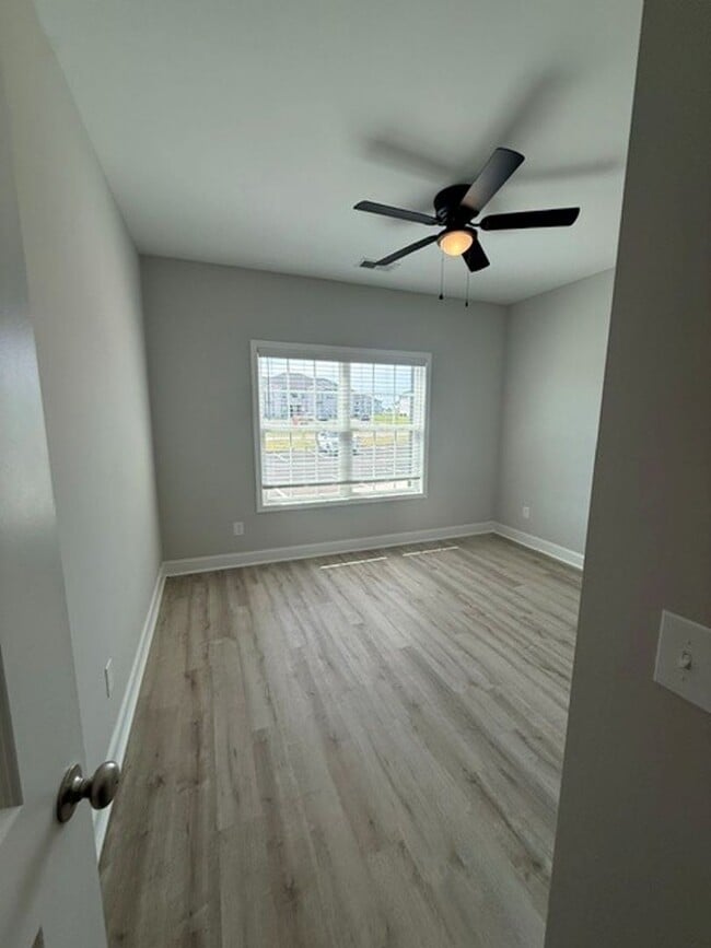 Photo - 308 Hillview Mls Blvd Unit 121-308 Hillview Mills, Apt 121