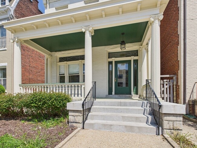 Building Photo - 2620 Hanover Ave Unit 2