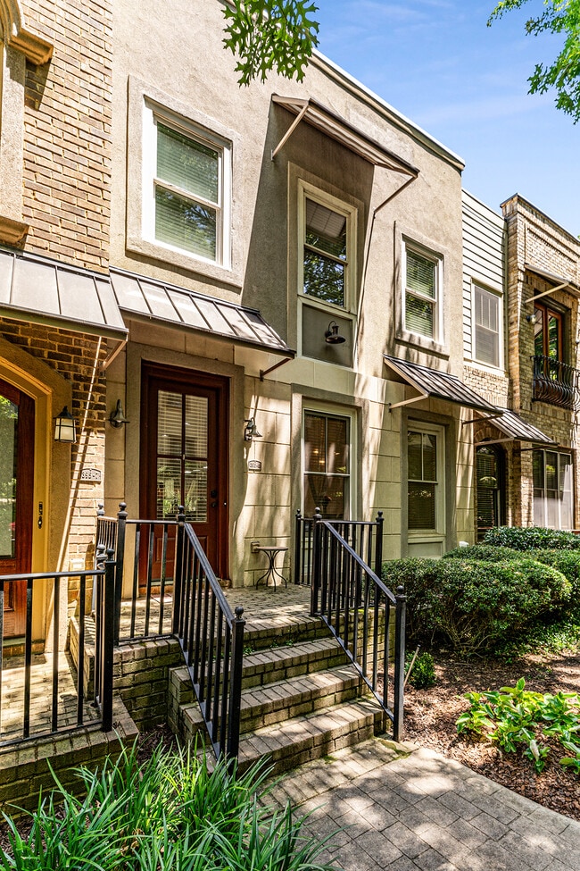Photo - 395 Laurent St NW