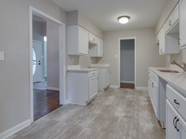 Photo - Beautifully Renovated 3BR/2B Home in Great Location!!
