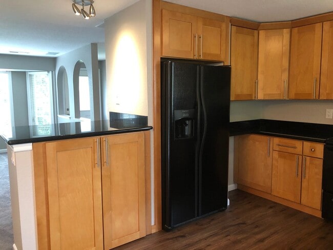 Photo - CUTE House with fenced yard & AIR-CONDITIONING in Lynnwood/N Bothell area