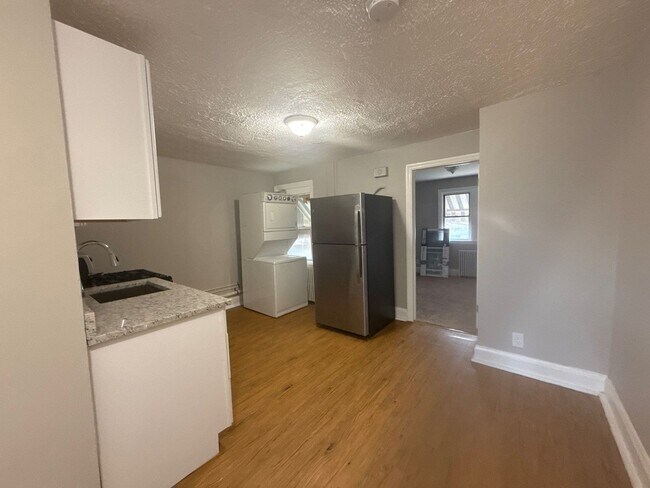 Photo - 104 Willow Spring Rd Unit 2