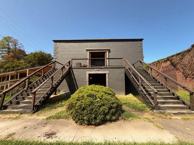 Building Photo - 110 S 21st St Unit 3