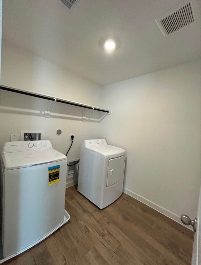 Photo - 3527 Shearwater St