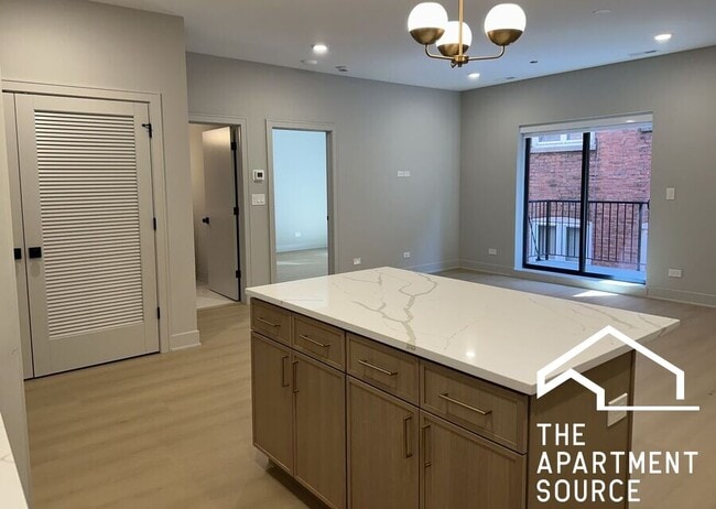 Photo - 4104 N Sheridan Rd