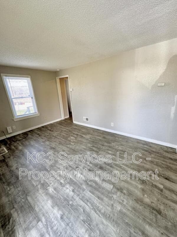 Photo - 6131 NE Vivion Rd