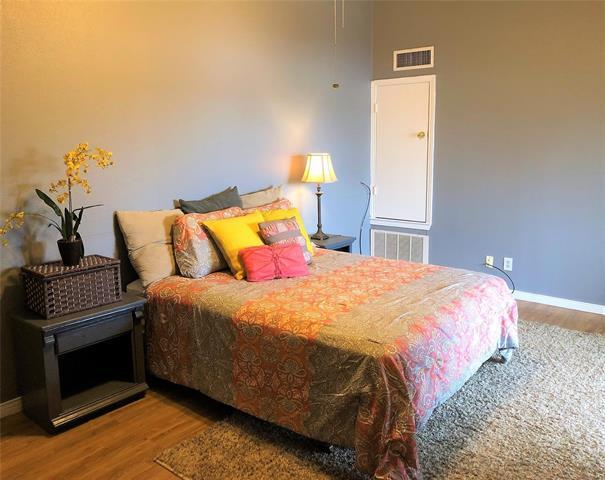 Photo - 2937 Shelby Ave Unidad 2937