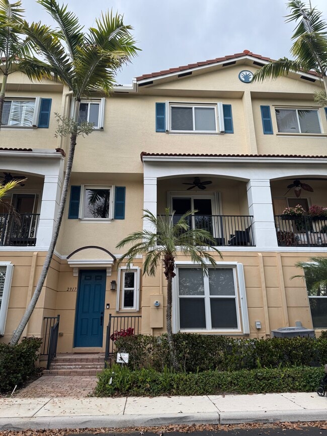 Photo - 2917 S Greenleaf Cir