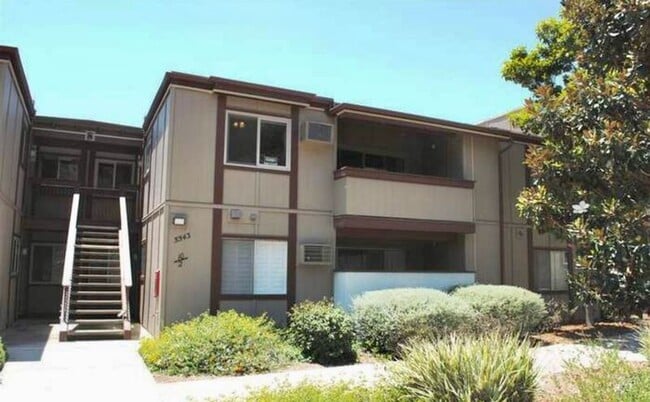 Building Photo - 5543 Adobe Falls Rd Unit #16