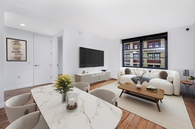 Building Photo - 160 1st St Unit 1005