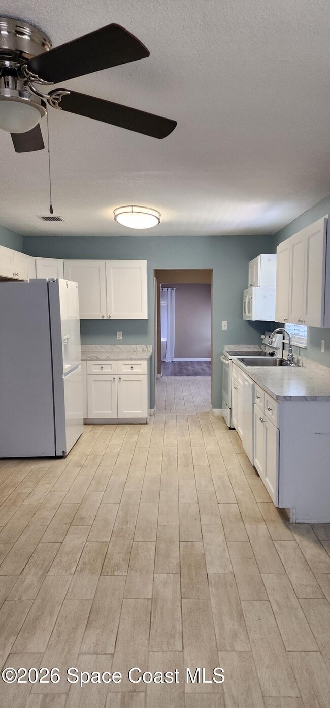 Photo - 1301 Lynne Dr