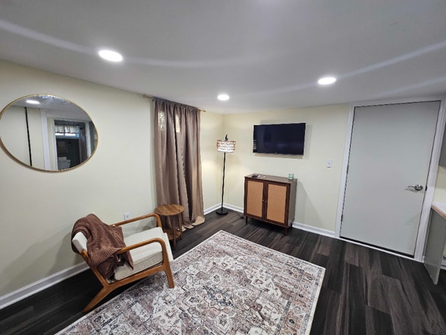 Building Photo - 318 Murphy Ave