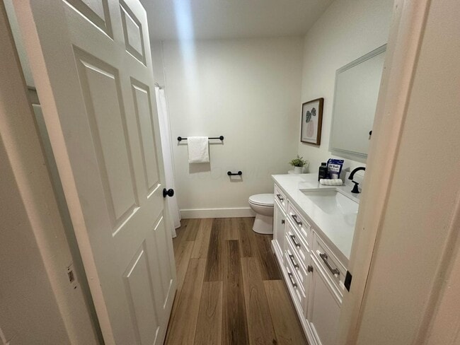 Photo - 156 W High St