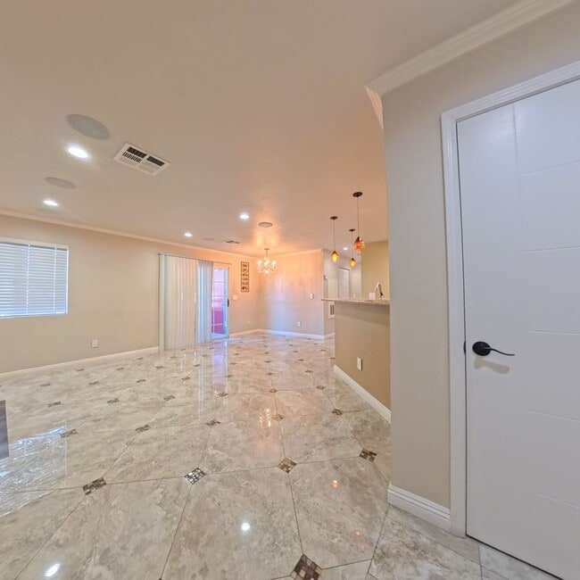 Photo - Highly Upgraded, Surround Speakers, Recessed Lightning, Stainless Steel Appliances, Customer Kitc...
