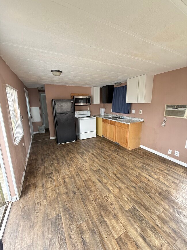 Photo - 920 Boardwalk Ln