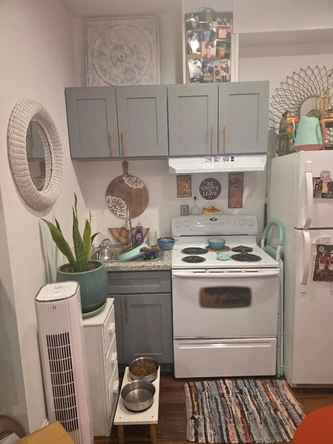 Photo - 337 E Main St