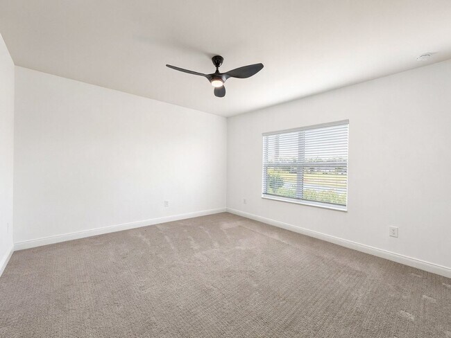Photo - Lake View attached villa 2 bed/2 bath and a den