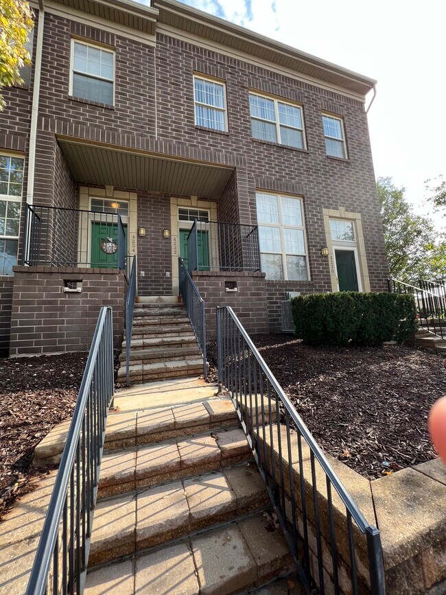 4232 Maple St Condo Unit 155 Condo for Rent in Dearborn, MI
