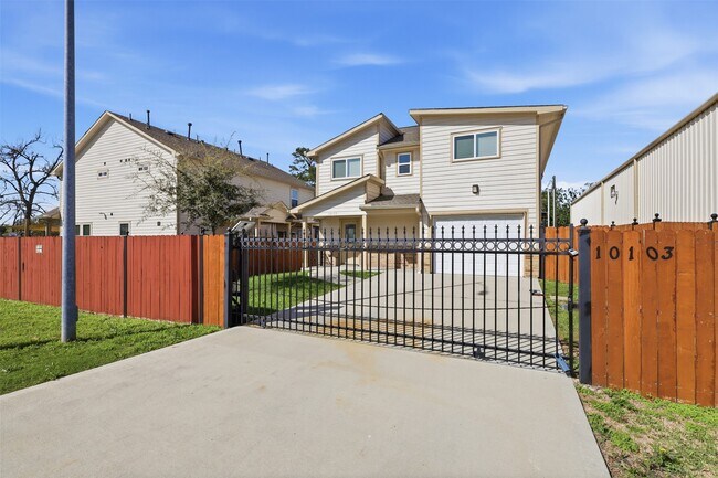 Photo - 10103 Goldcrest St