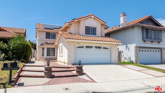 Building Photo - 12023 Stone Gate Way Rental