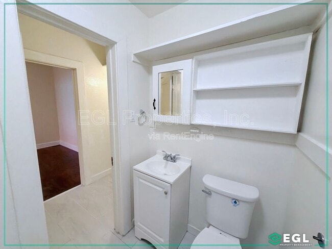 Photo - 144 N New Hampshire Ave Unit 4