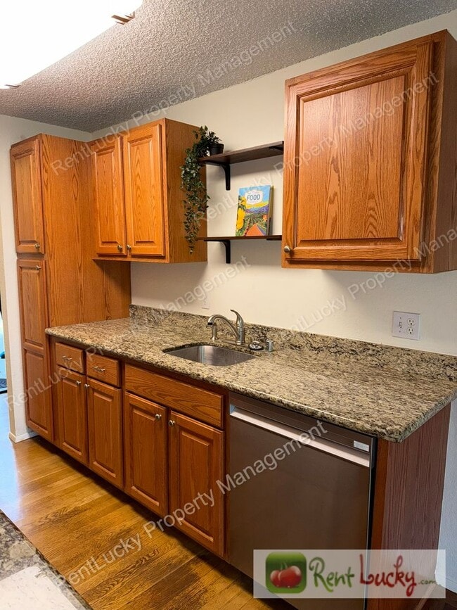 Photo - Kirkland Gem! Ground-Floor 1-Bedroom Condo w/2 Parking Spots & Beautiful Fireplace!