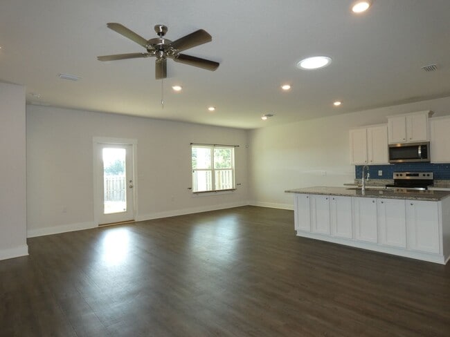 Photo - 4-Bedroom Craftsman-Style Home