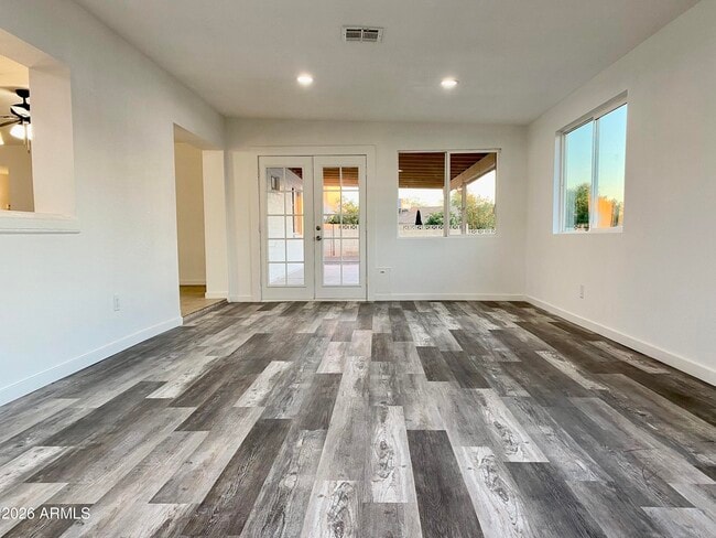 Photo - 2121 W Sequoia Dr