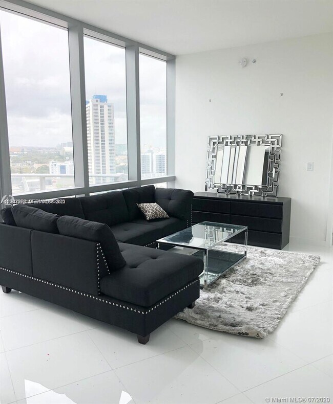 Building Photo - 851 NE 1st Ave Unit 1402