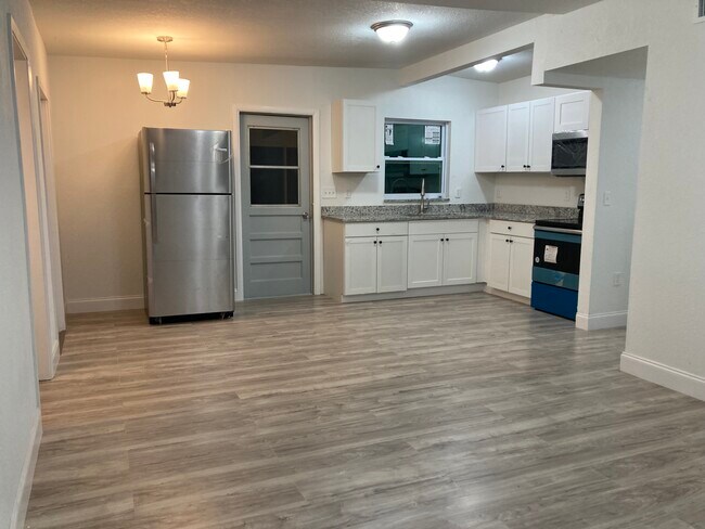 Photo - 4925 S 83rd St