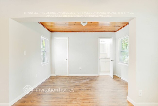 Photo - 1115 N Powers Dr