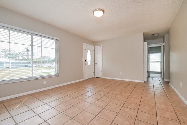 Photo - 420 Silver Hill Dr