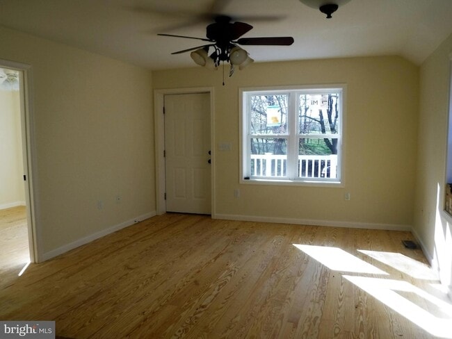 Photo - 756 Wiltshire Rd