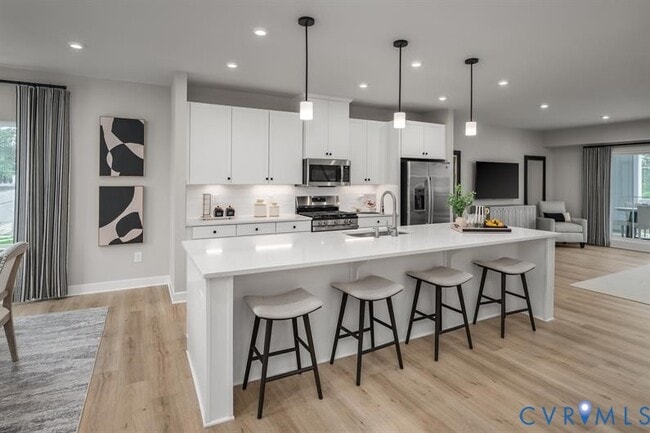 Building Photo - 8001 Lake Laurel Ln Unit B