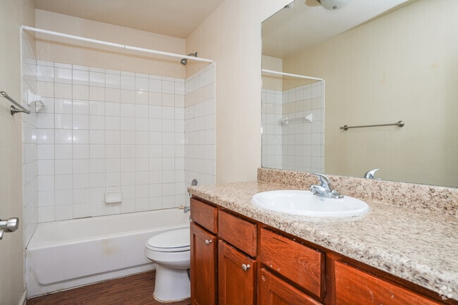 4BR, 2BA - 1,436SF - Second Bathroom