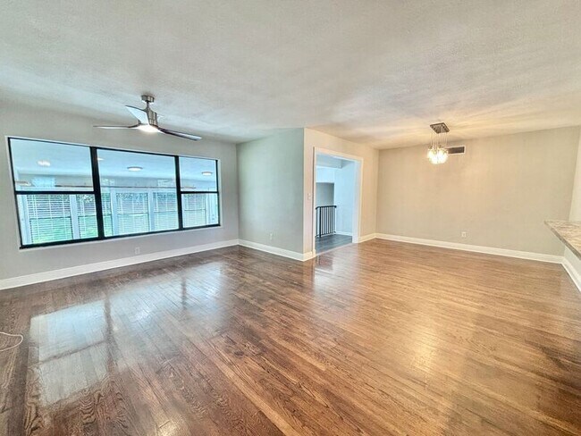 Photo - 3331 Bayou Blvd