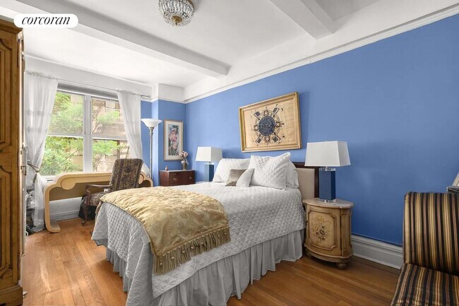 Photo - 225 E 79th St