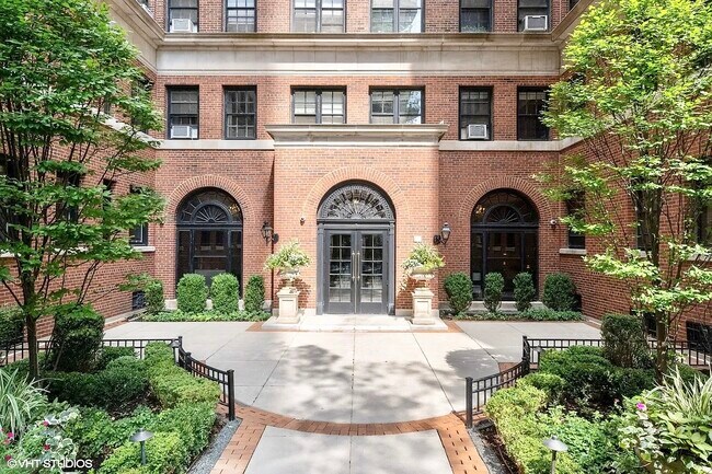 Building Photo - 400 W Deming Pl Unit 2H Rental