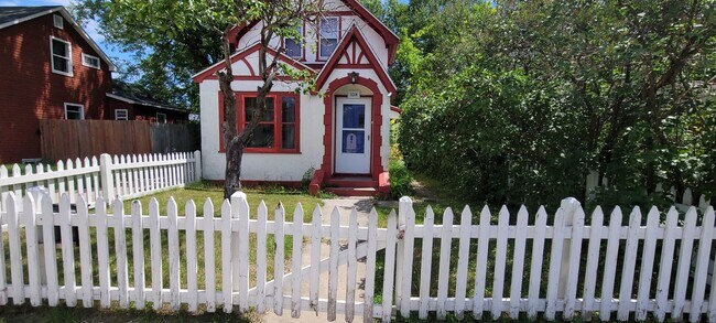 Single Family Home Close to BSU - Single Family Home Close to BSU
