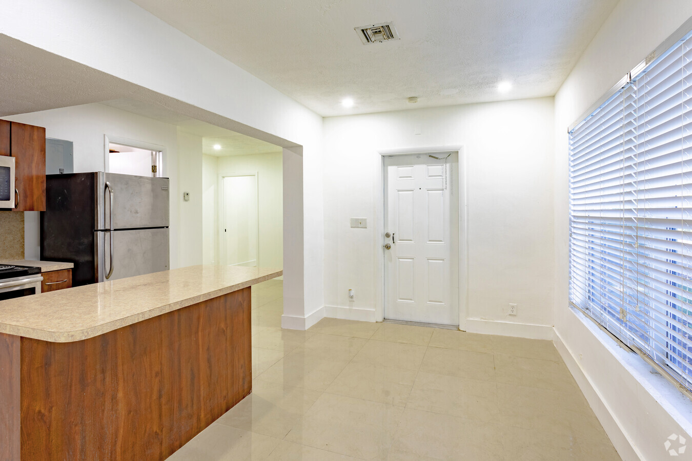 YOUNG CIRCLE APTS - YOUNG CIRCLE APTS