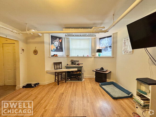 Building Photo - 2430 N Spaulding Ave Unit 2 Rental