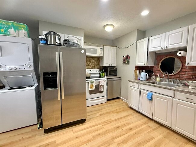 Photo - 74 Gates St Unit 1