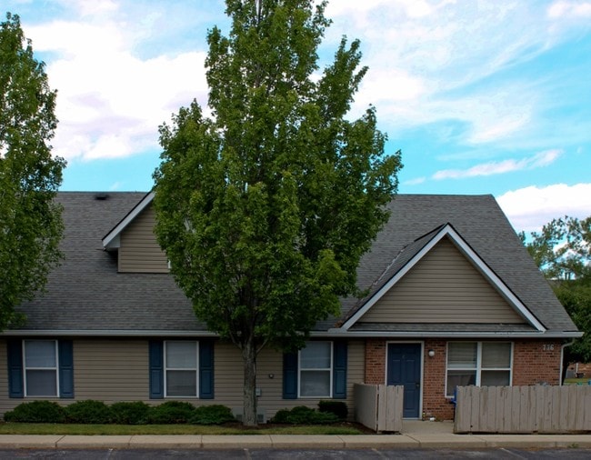 Findlay Village Square - Findlay Village Square