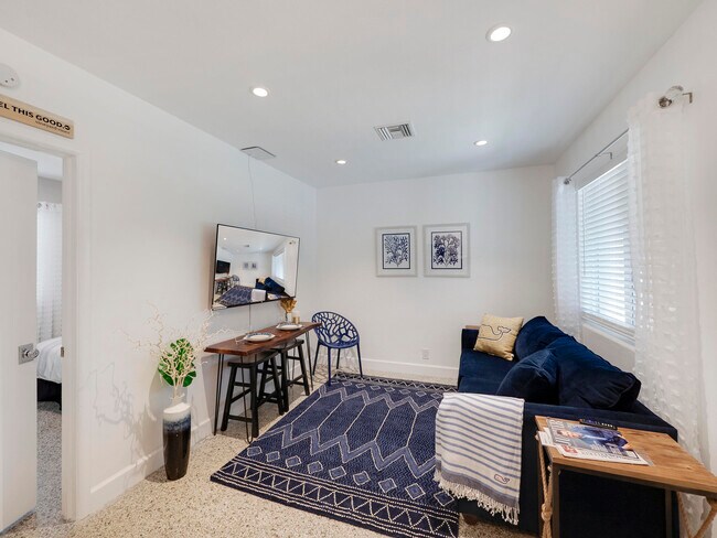 Building Photo - 1258 Beach Rd Unit 6