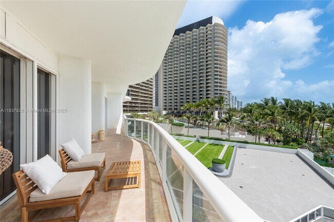 Building Photo - 9601 Collins Ave Unit 505 Rental