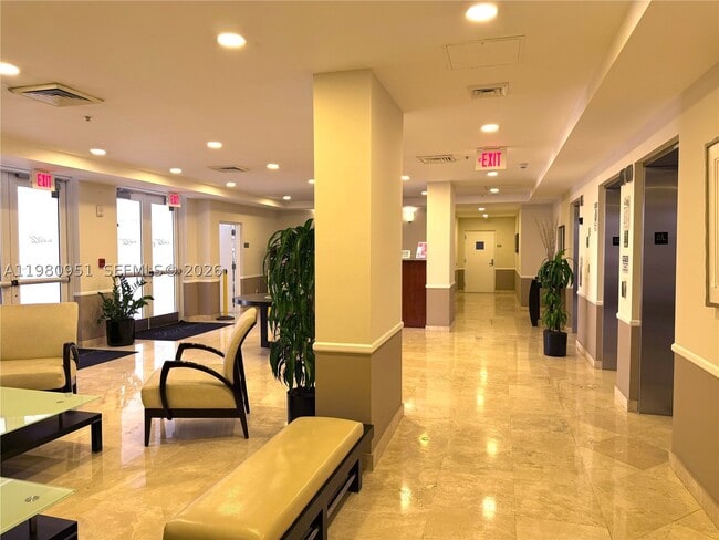 900 SW 8th St Unit 604